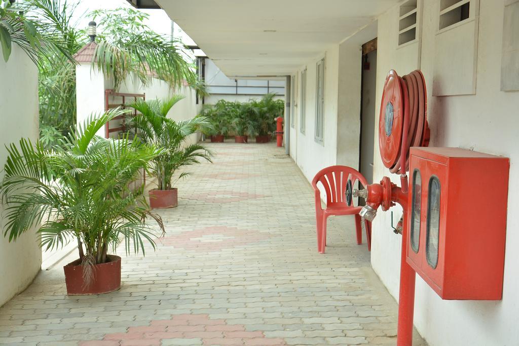 Hotel Palmyra Grand Suite - Tirunelveli Exterior foto